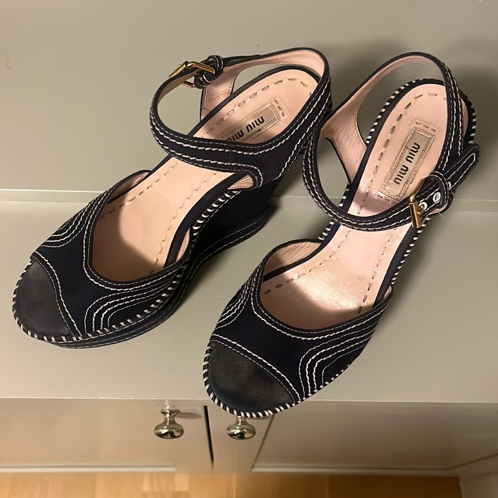 Miu miu navy heels